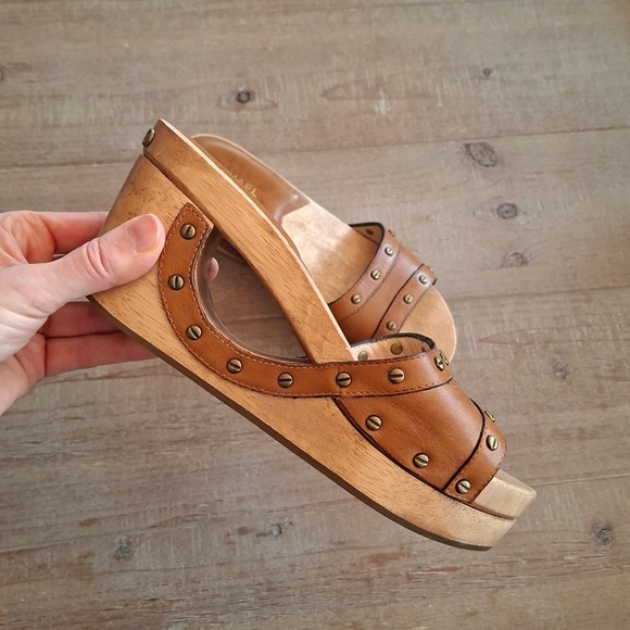 Michael Kors Brown Leather Studded Y2K/70s Architectural Wooden Platforms (US 7) - Picture 2 of 7